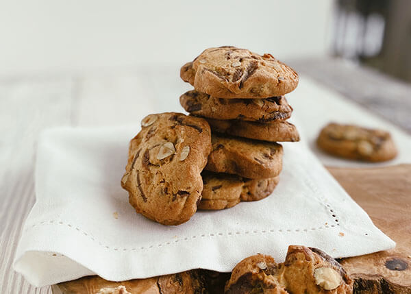 Vollmilchschokolade-Haselnuss-Kekse