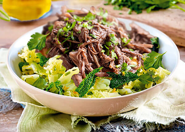 Effiloché de joues de bœuf, chou braisé