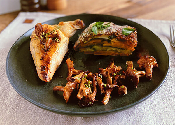 Schweizer Bauernhähnchen, Pfifferlinge, Gemüseauflauf