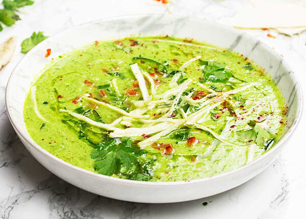 Gazpacho aus grüner Paprika, Sellerie und Gurken