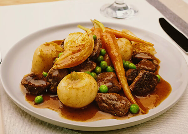 Lamm-Navarin mit Wintergemüse und Kartoffeln