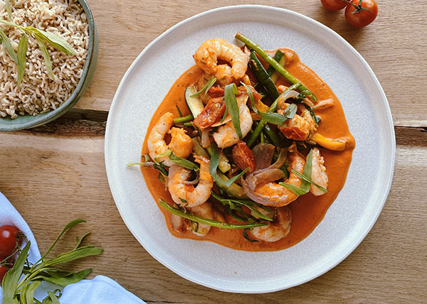 Shrimp with tarragon, pan-fried crispy vegetables, brown rice