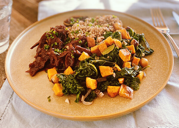 Seitan, Grünkohl, Butternusskürbis und Buchweizen
