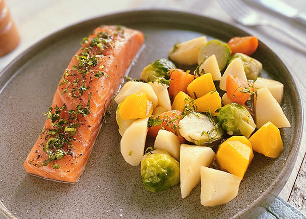 Trout Moelleux 50/50, small vegetables and caramelised onions