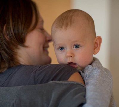 {{ value.expert_name_en }}