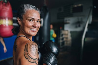 {{ value.expert_name_en }}