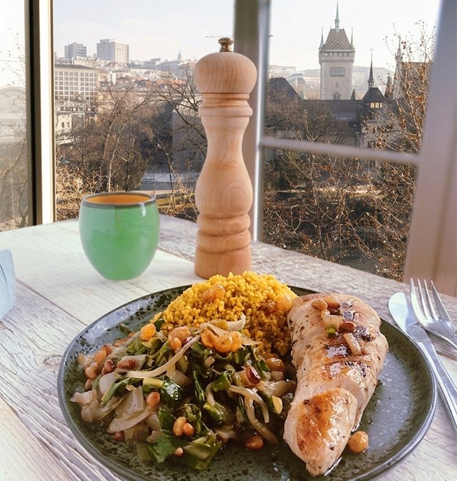 Healthy meals delivery in Zurich from Allcook Kitchen