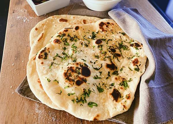Einfaches Naan (2 Stück)